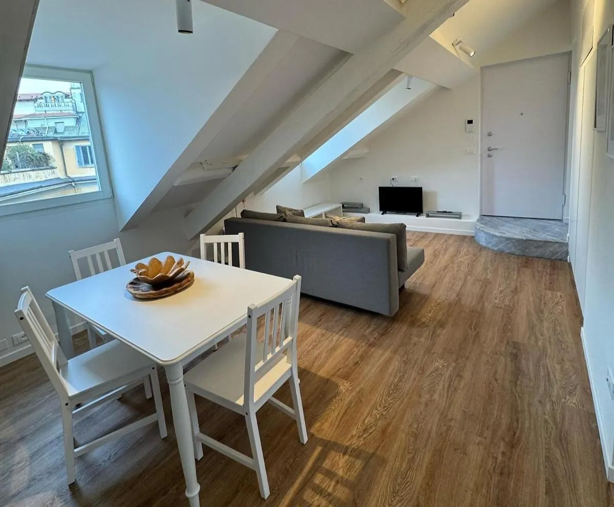 Be Your Home - Dalla Corte Del Glicine contacts