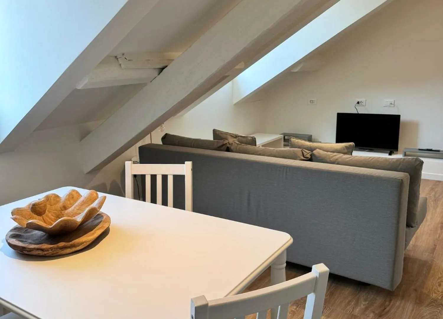 Be Your Home - Dalla Corte Del Glicine Milan Italy