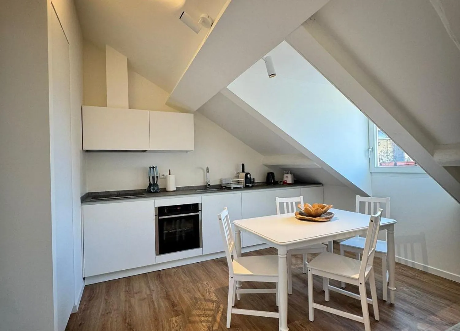 Be Your Home - Dalla Corte Del Glicine Milan 0*,