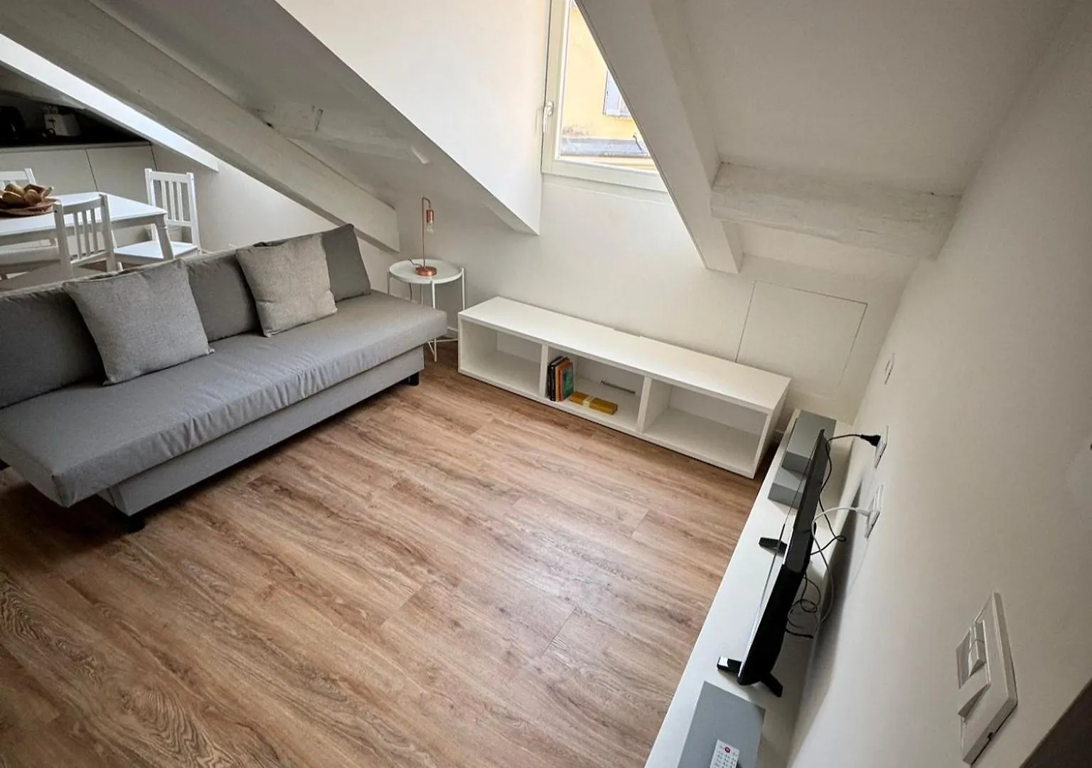 Apartment Be Your Home - Dalla Corte Del Glicine Milan