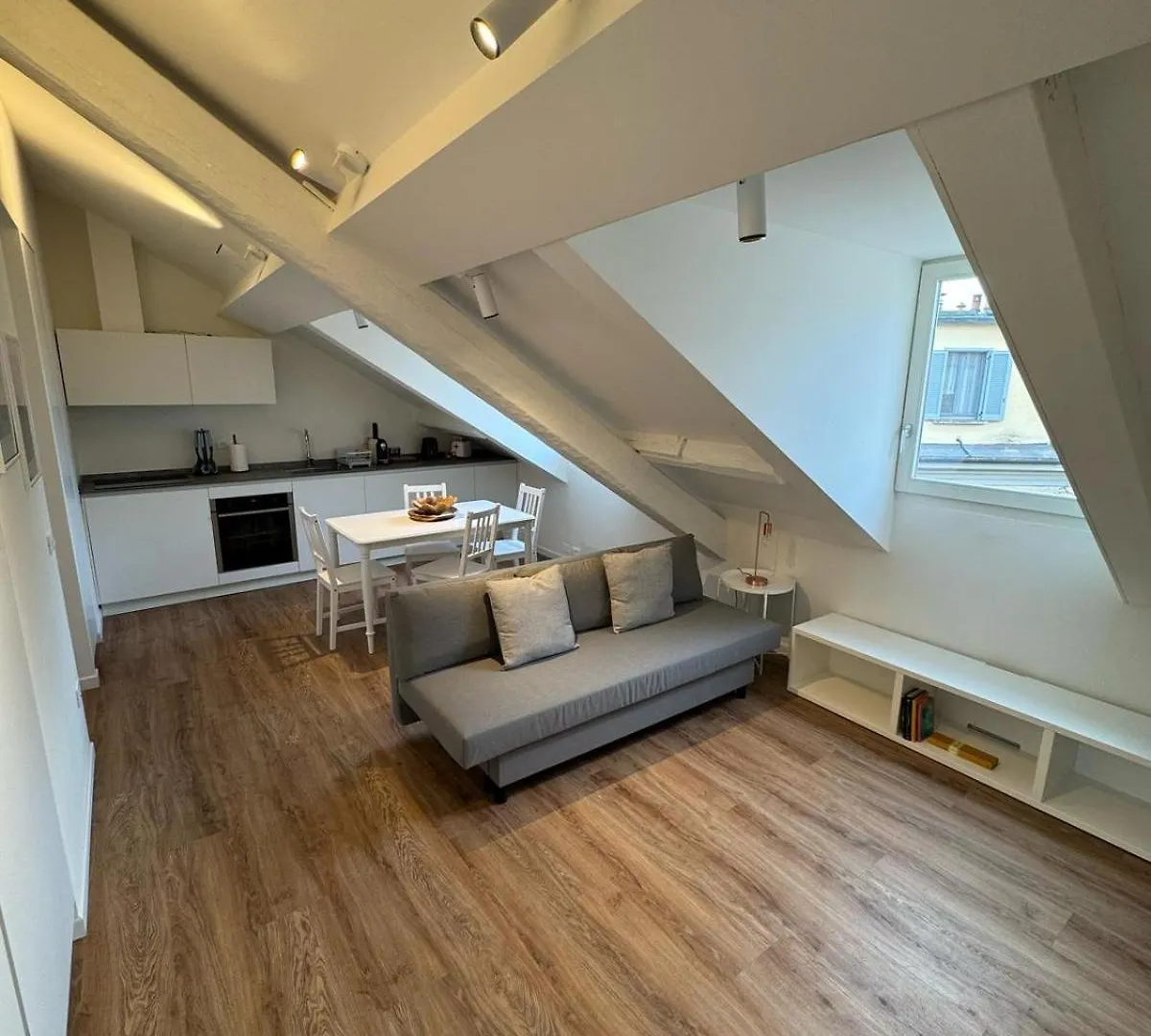 Be Your Home - Dalla Corte Del Glicine Milano Lejlighed